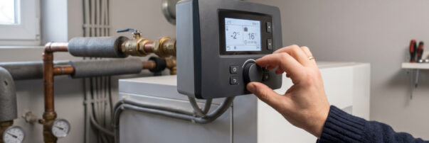 Tryb wakacyjny Logamatic – jak ustawić kocioł przed wyjazdem?